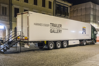 Trailer Gallery, L'allestimento di Trailer Gallery in Piazza Castello , Photo © Alberto Laurenzi