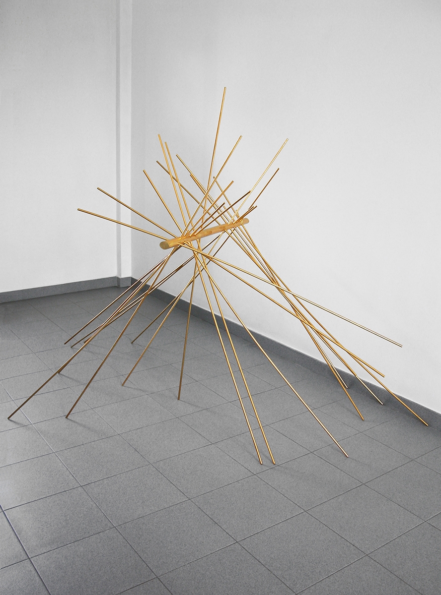 Palafritta, Palafritta, 2014
Legno e foglia d'oro
160 × 160 × 160 cm